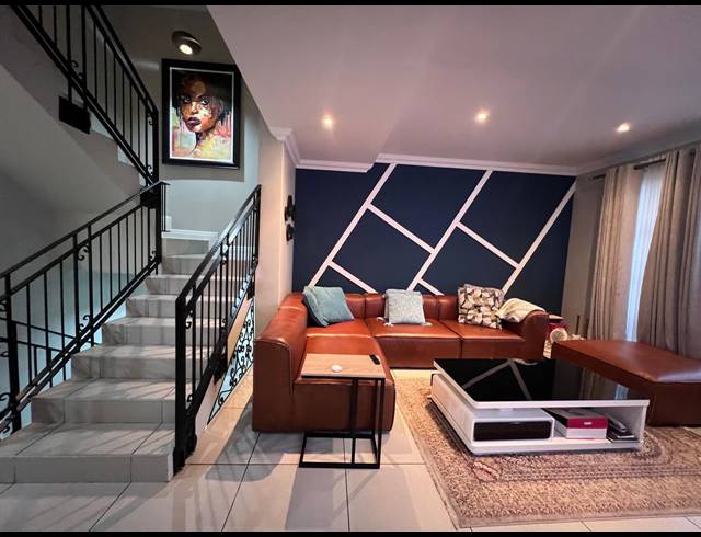 3 BEDROOM SECTIONAL TITLE TO LET IN BRYANSTON
